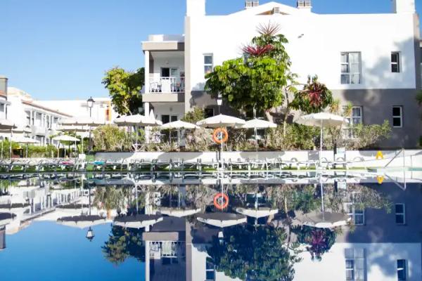 Piscina Apartamentos Coral Compostela Beach Golf Playa de las Américas Piscina Apartamentos Coral Compostela Beach Golf Playa de las Américas