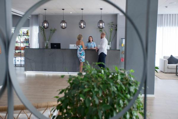 Recepción Hotel Coral Suites & Spa Playa de las Américas Recepción Hotel Coral Suites & Spa Playa de las Américas